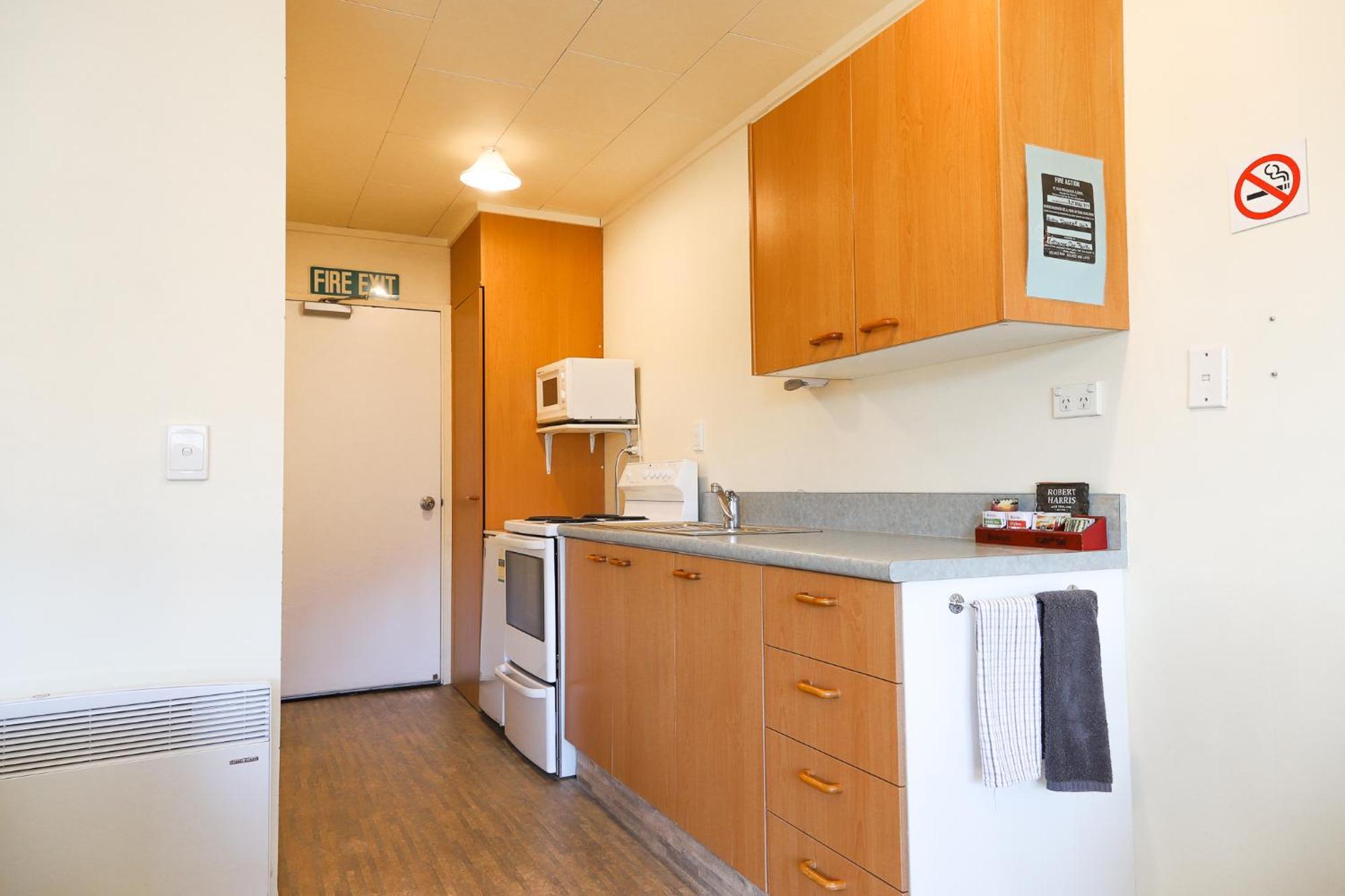 Ride Base Wanaka Apartments Buitenkant foto
