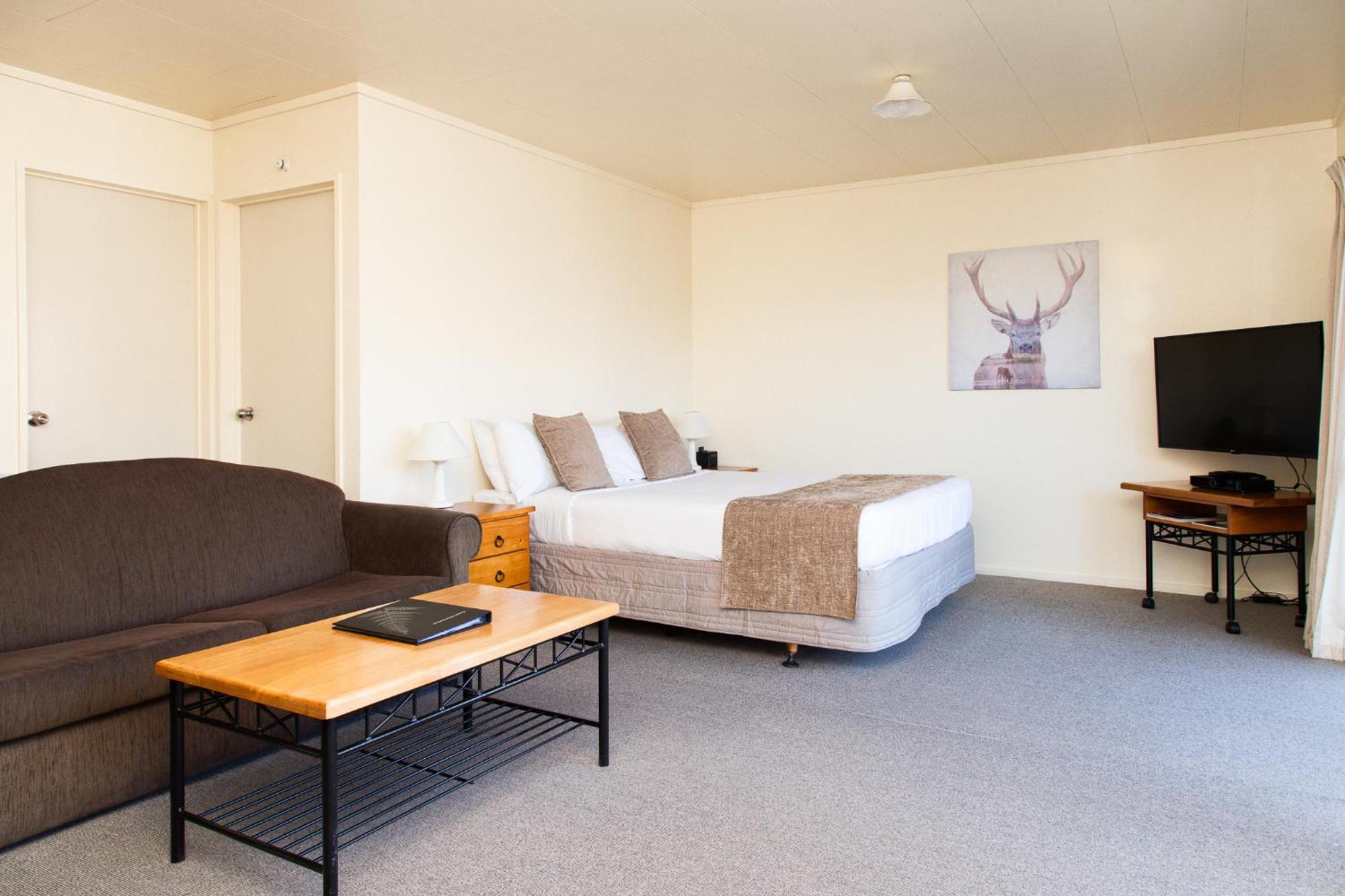 Ride Base Wanaka Apartments Buitenkant foto