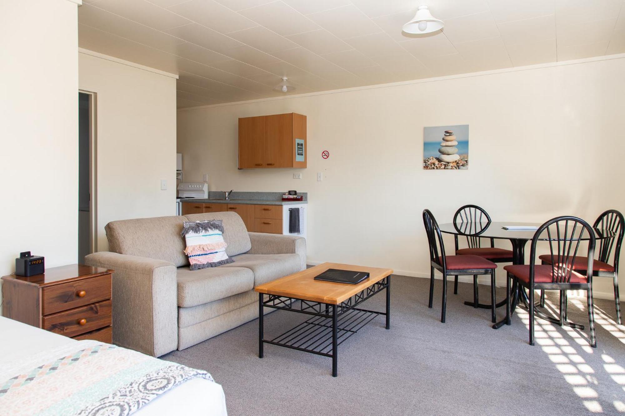 Ride Base Wanaka Apartments Buitenkant foto