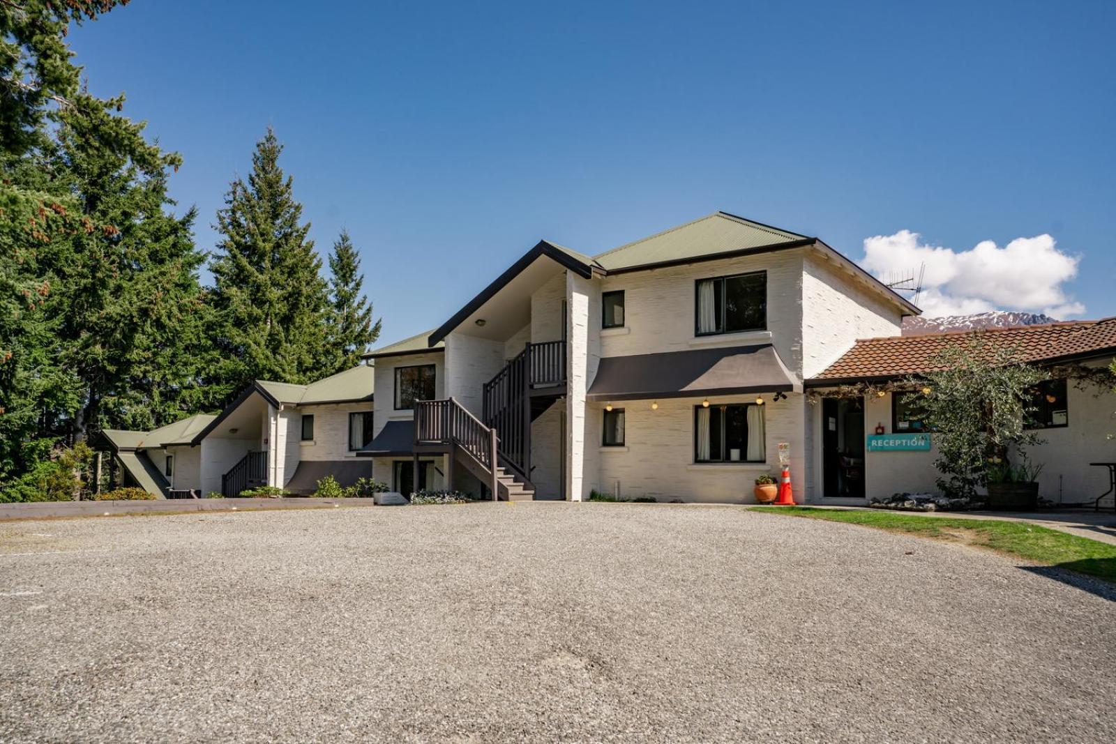 Ride Base Wanaka Apartments Buitenkant foto