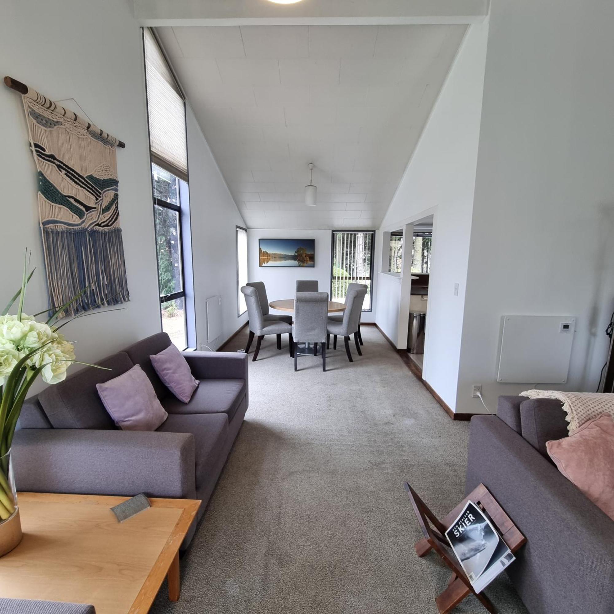 Ride Base Wanaka Apartments Buitenkant foto