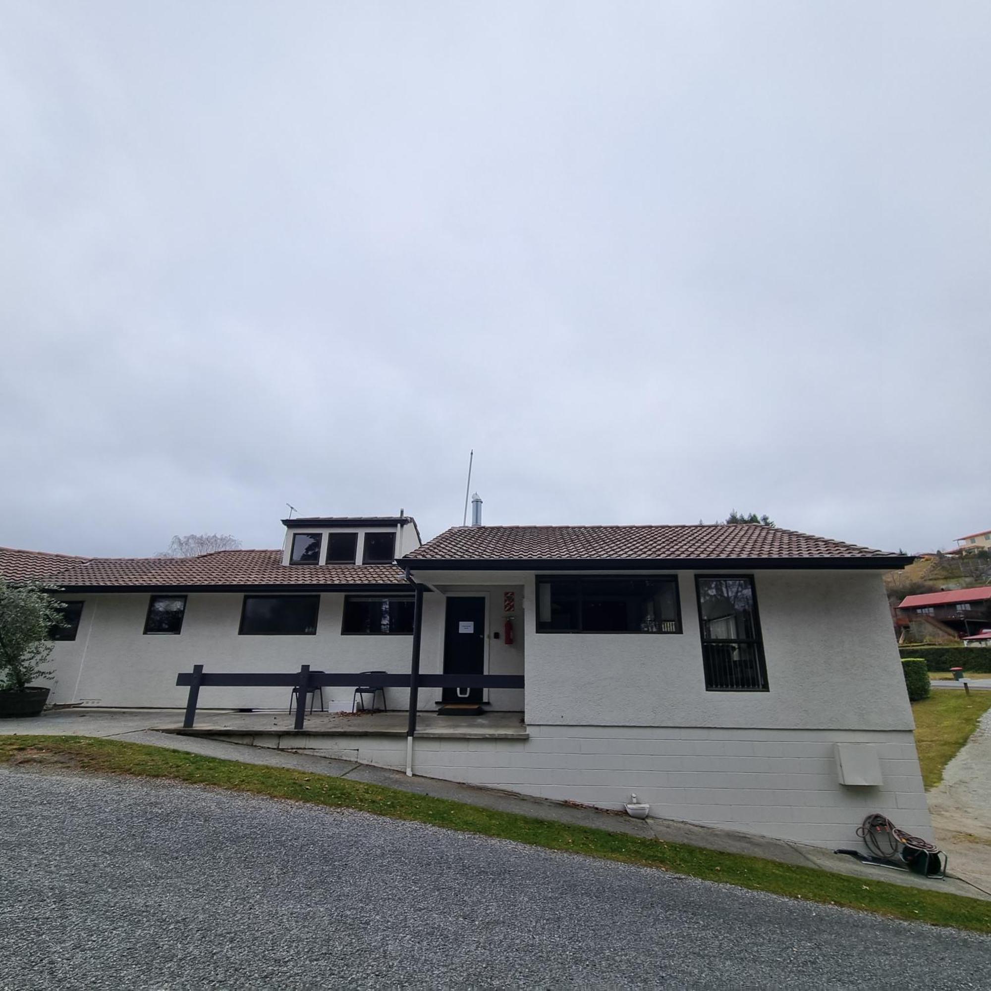 Ride Base Wanaka Apartments Buitenkant foto