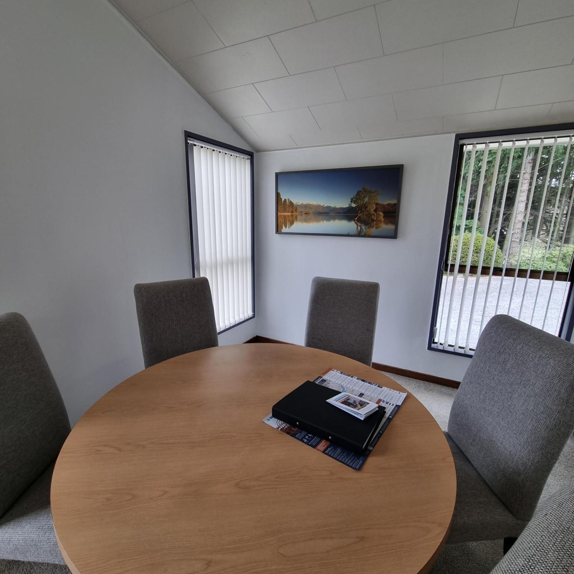 Ride Base Wanaka Apartments Buitenkant foto