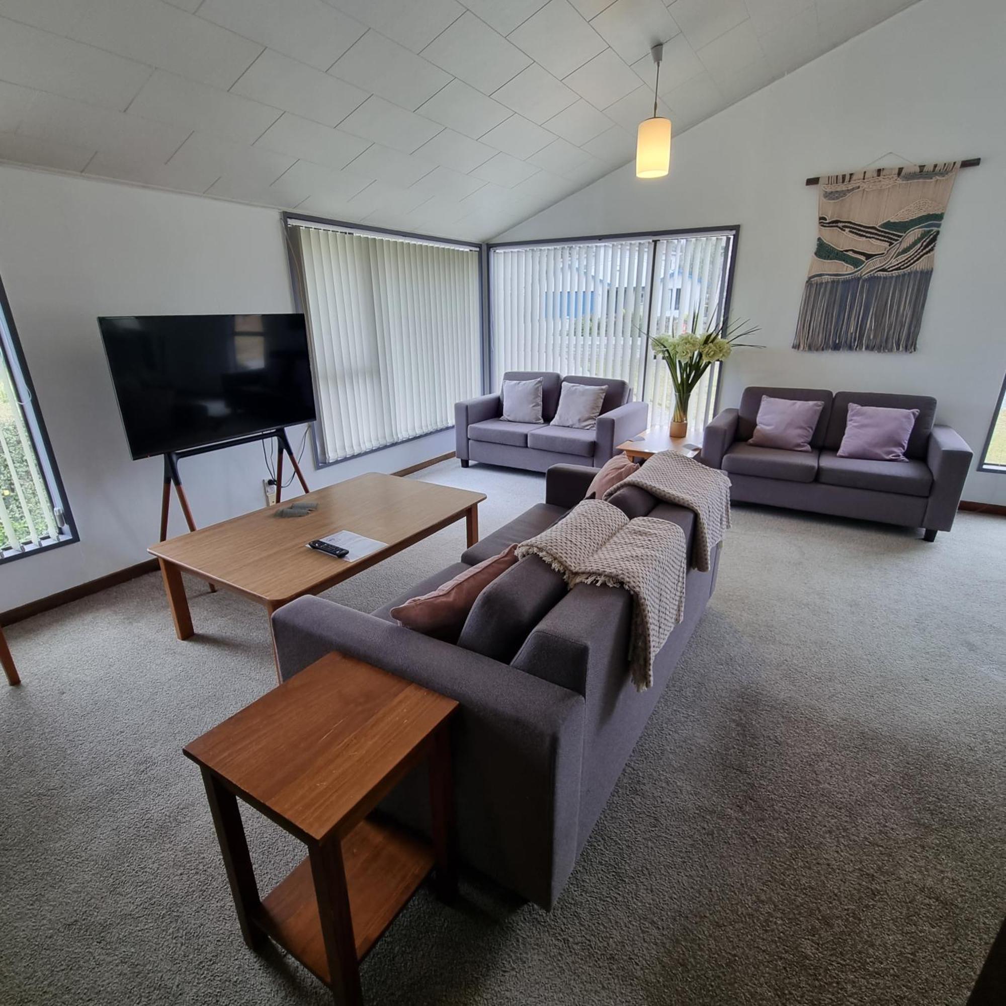 Ride Base Wanaka Apartments Buitenkant foto