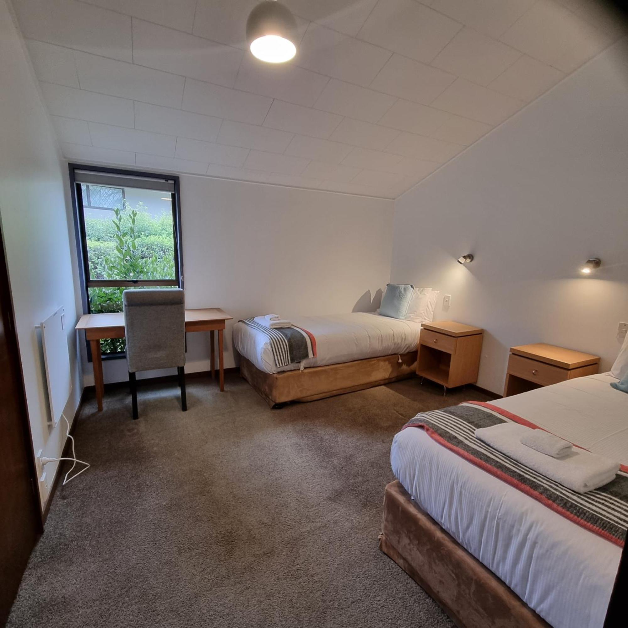Ride Base Wanaka Apartments Buitenkant foto
